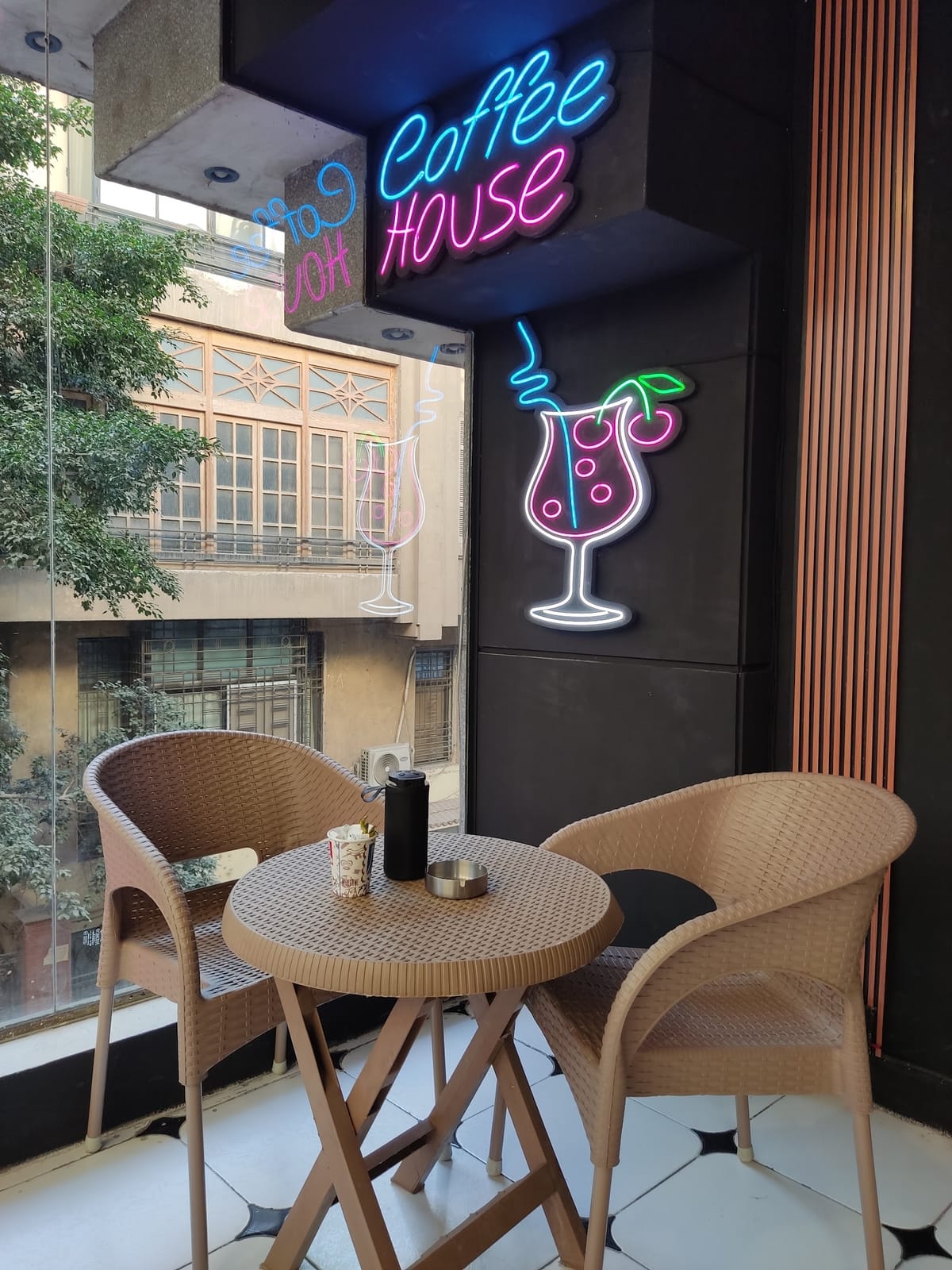 90 Hills coffee house