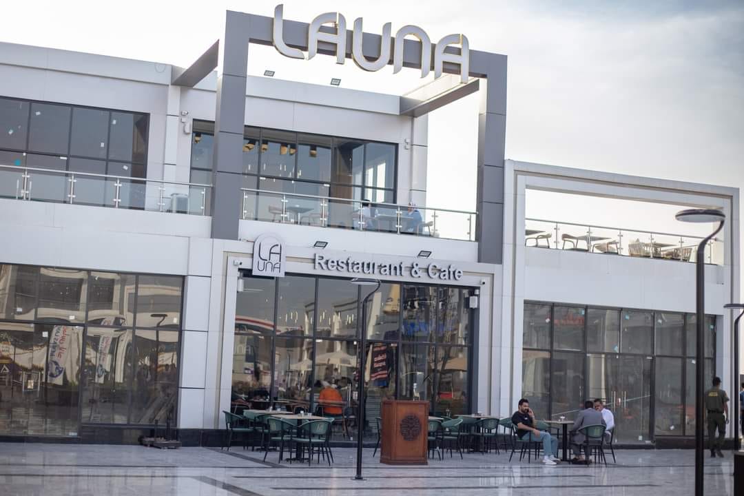 La Una Restaurant & Cafe