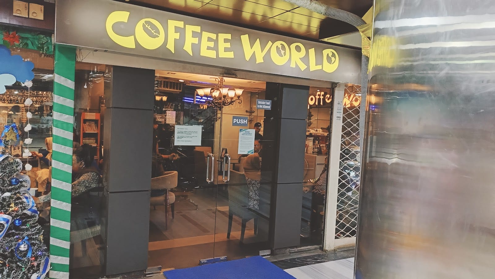 Coffee World - RAK Tower, Uttara