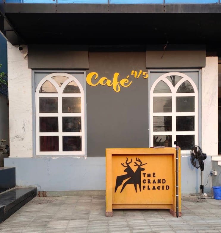 Cafe ⅘