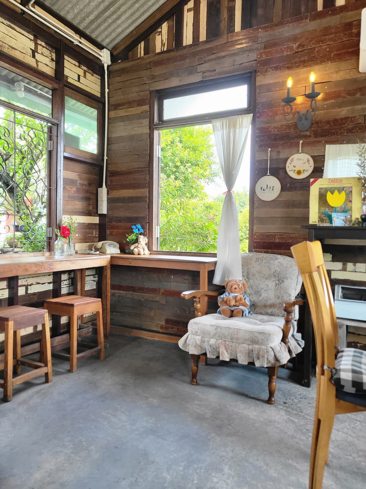รอเธอมา House