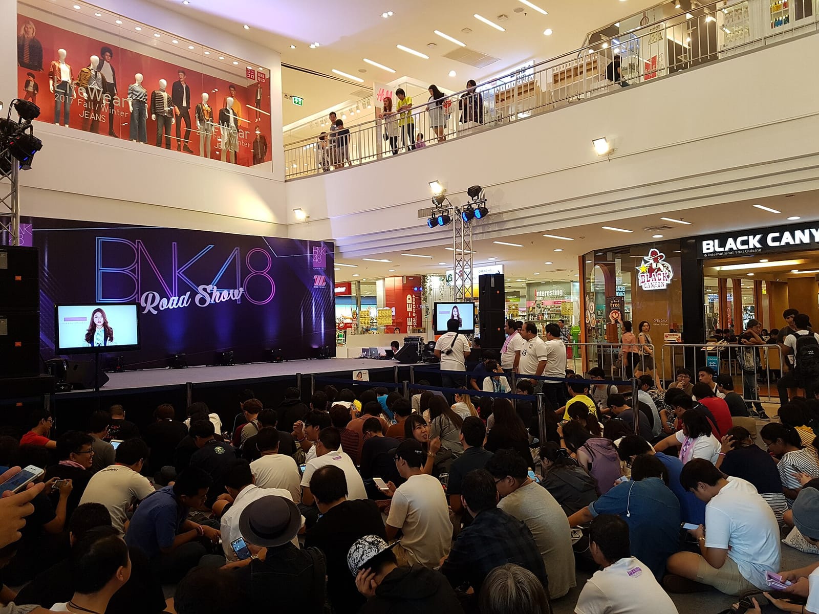 mini ミニ oriental speedbar (The mall bangkapi) photo 2