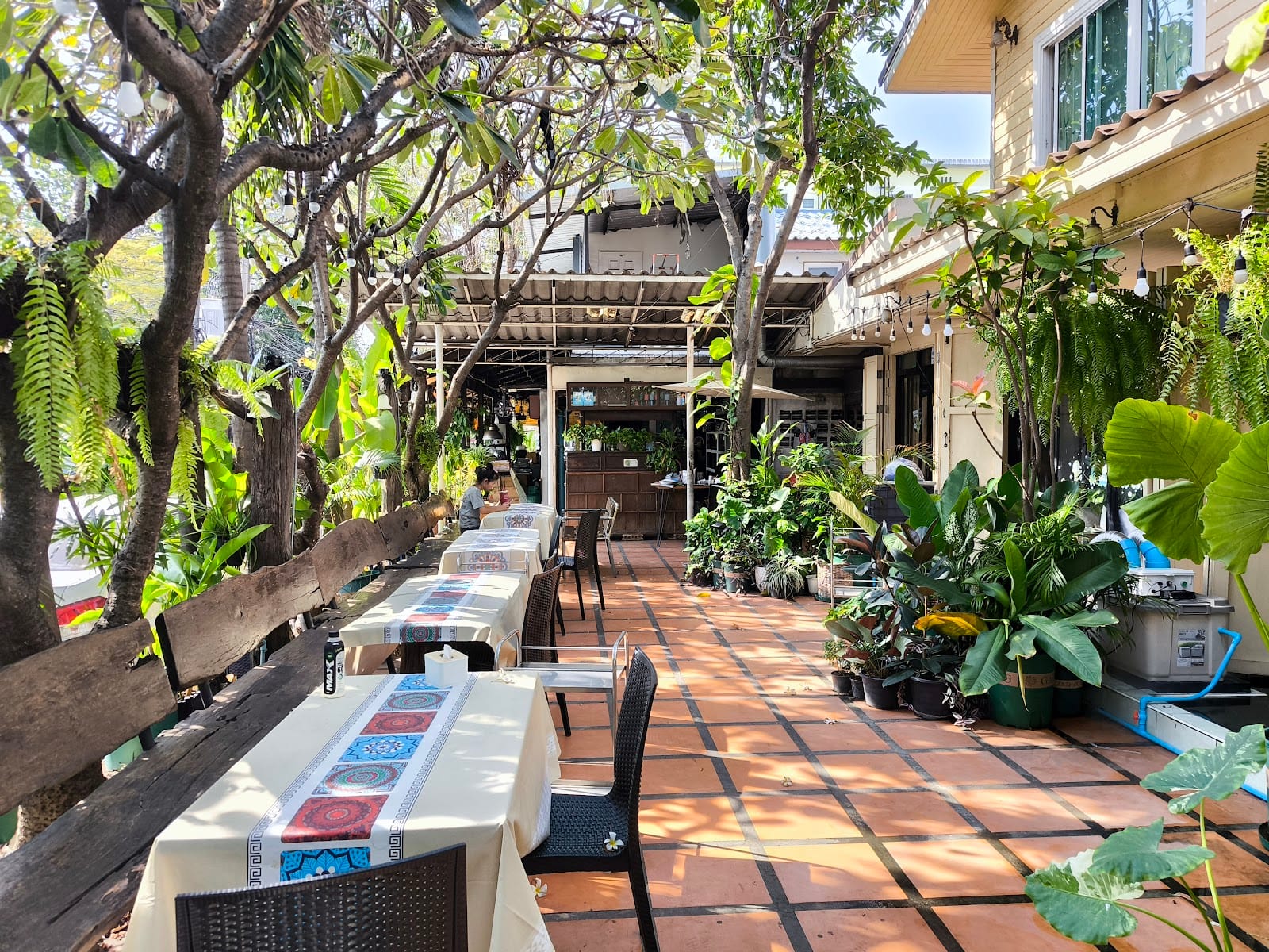 deed caffe - Coffee & Roaster