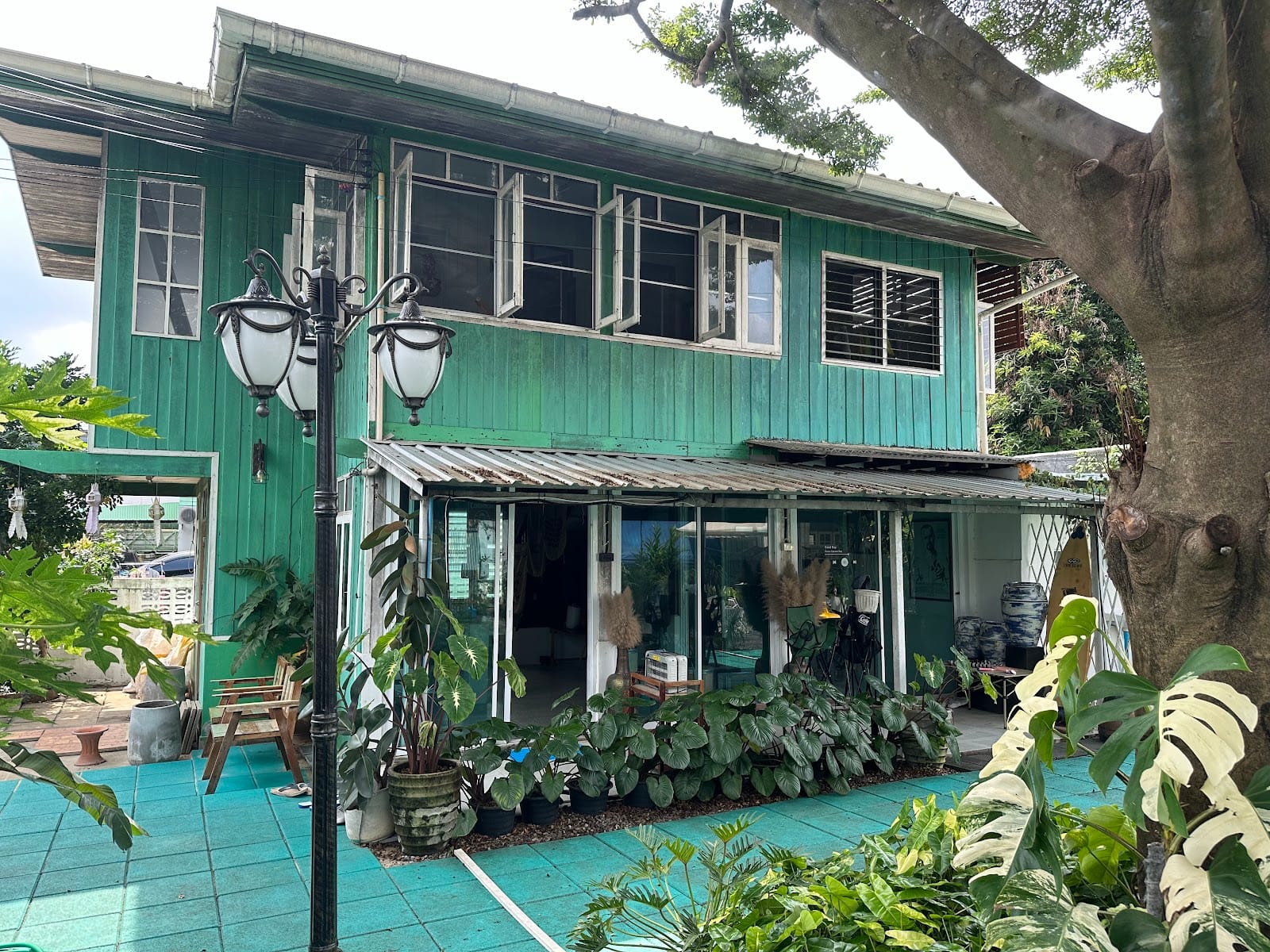 Green Garden cafe’ and space