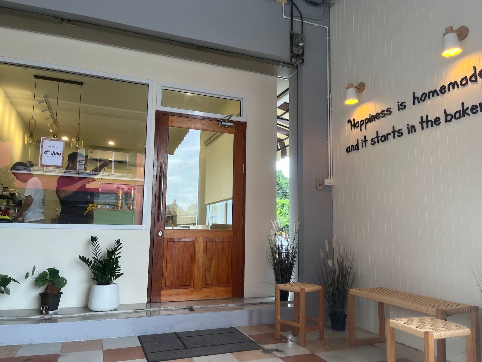 Mousse And Scone Cafe