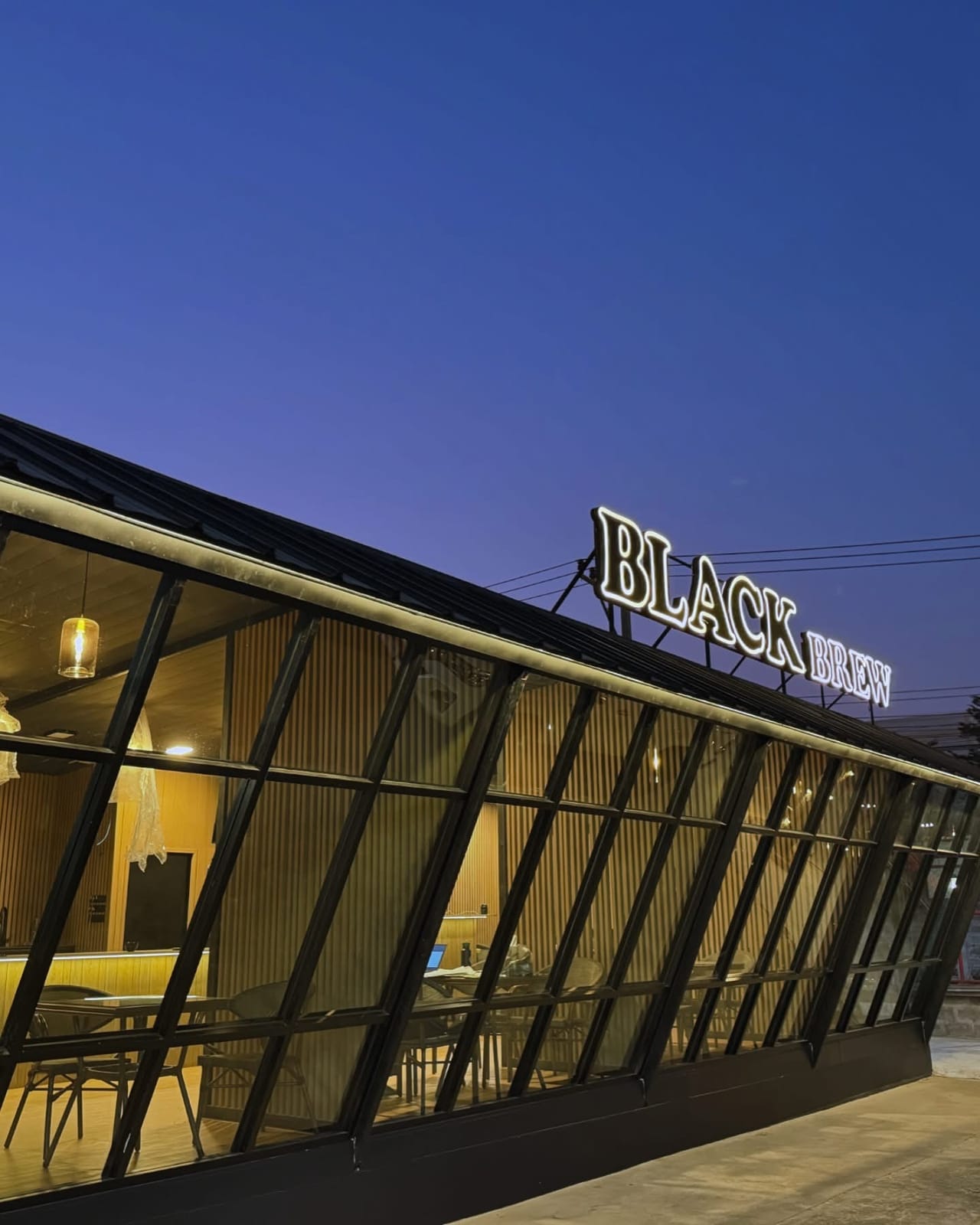 Black Cafe & Restaurant
