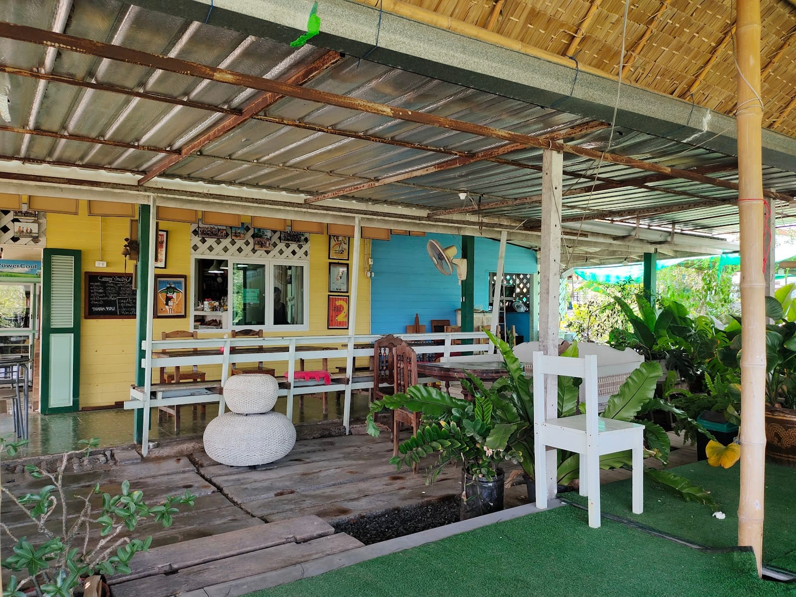 Baan Baan Café