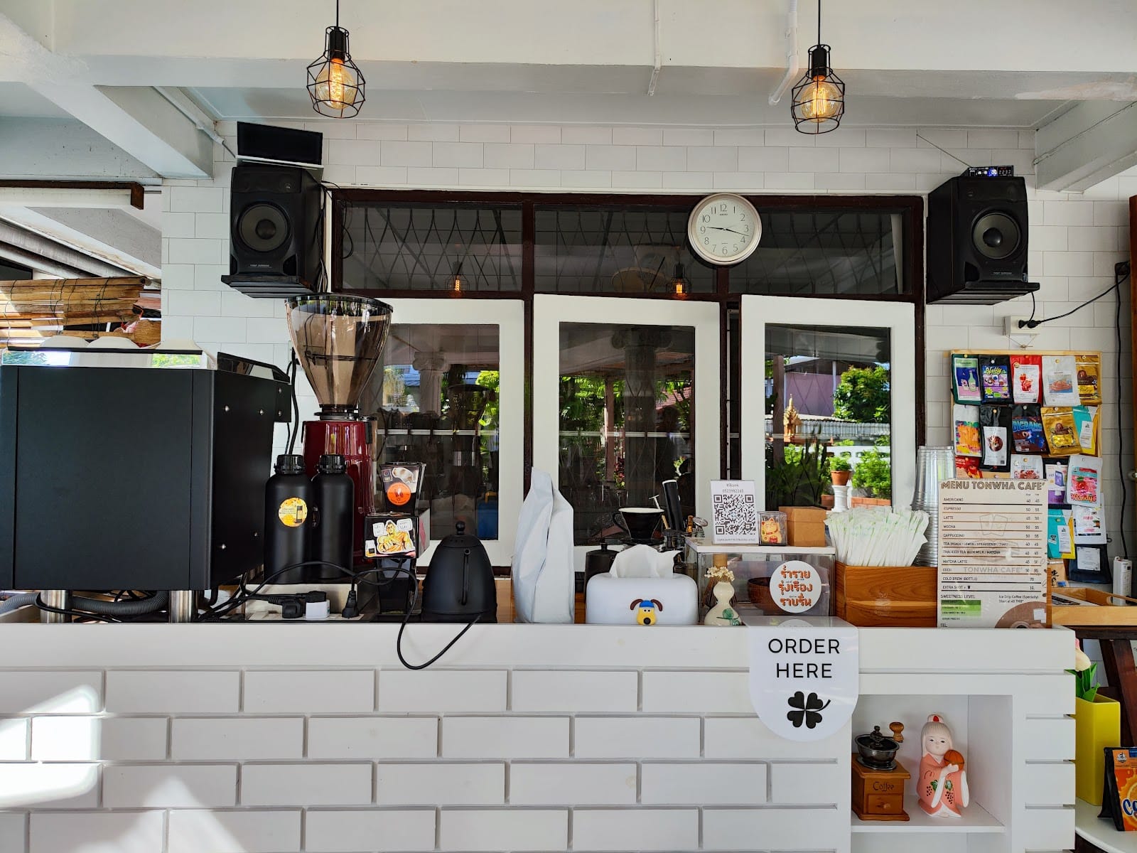 ต้นหว้าคาเฟ่ TONWHA Café