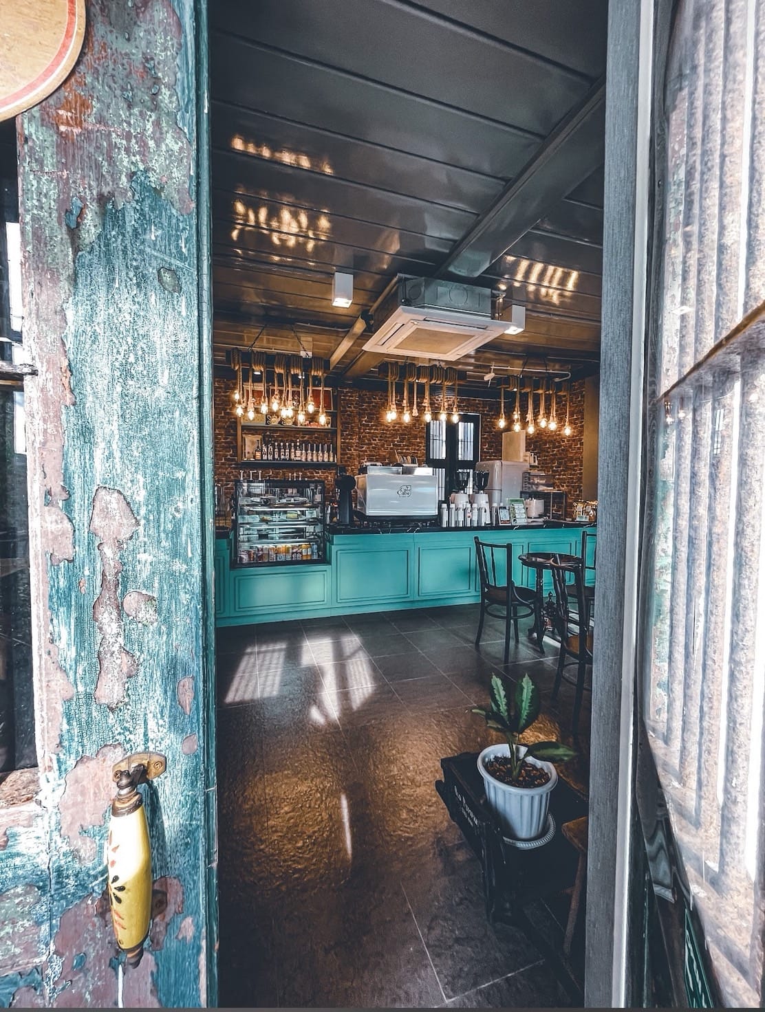 Cute Cube Cafe คิ้วท์ คิวบ์ คาเฟ่