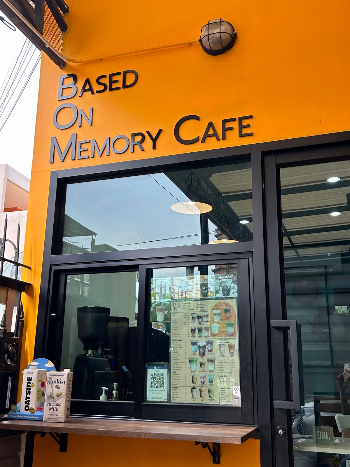 BOM - Based On Memory Cafe (โชคชัย 4)