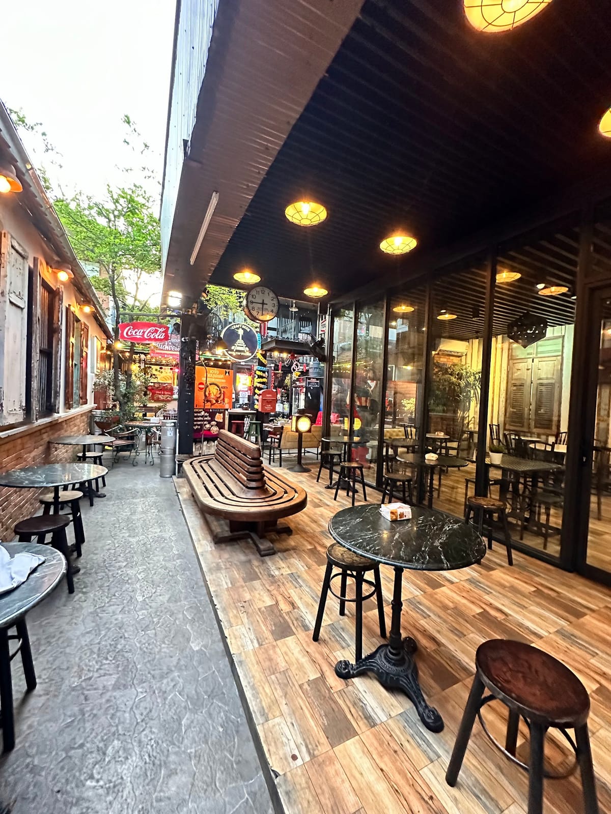 ปังลุงเฉื่อย Garage Cafe-โชคชัย4