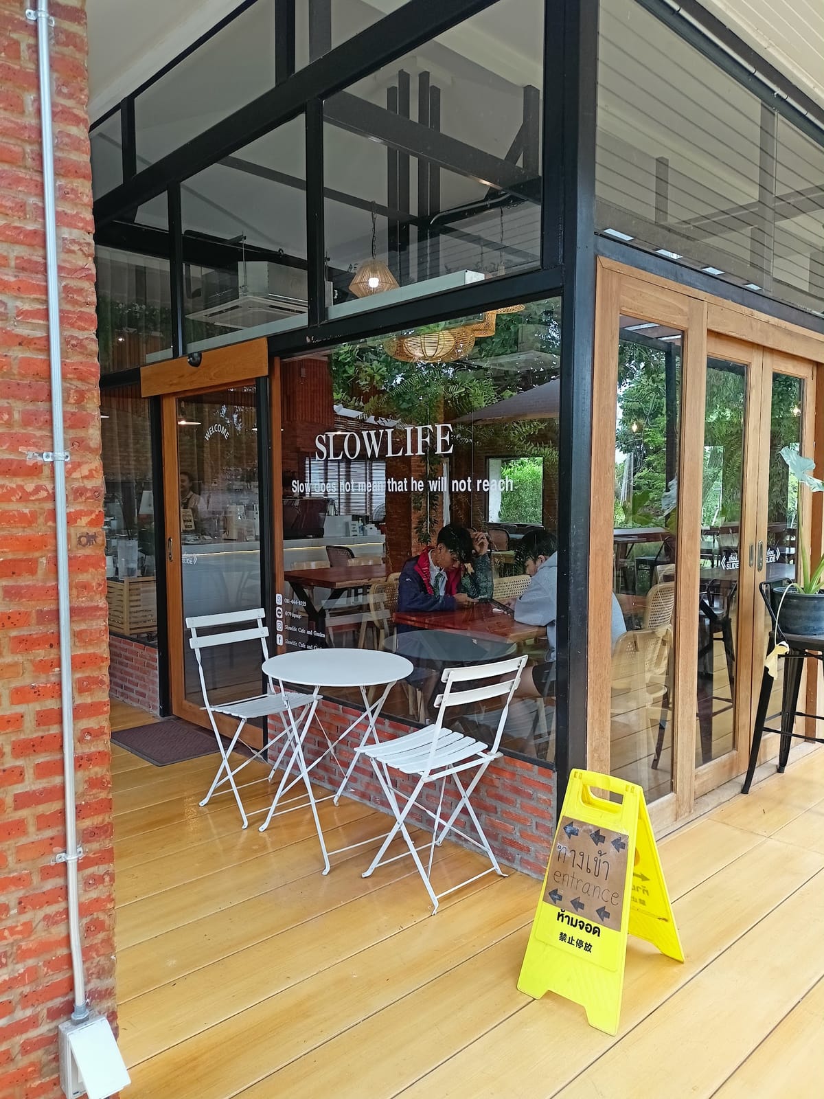 Slowlife café and garden