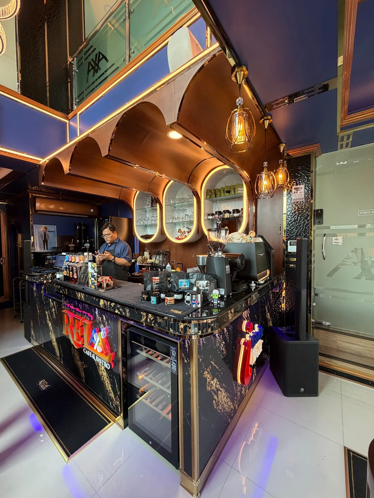 Relaxa Cafe' & Bistro
