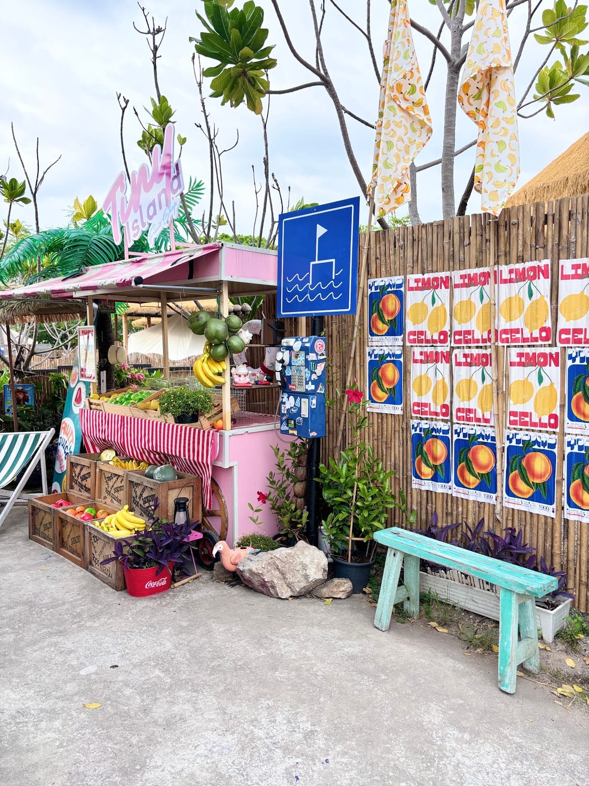 Tiny Island cafe