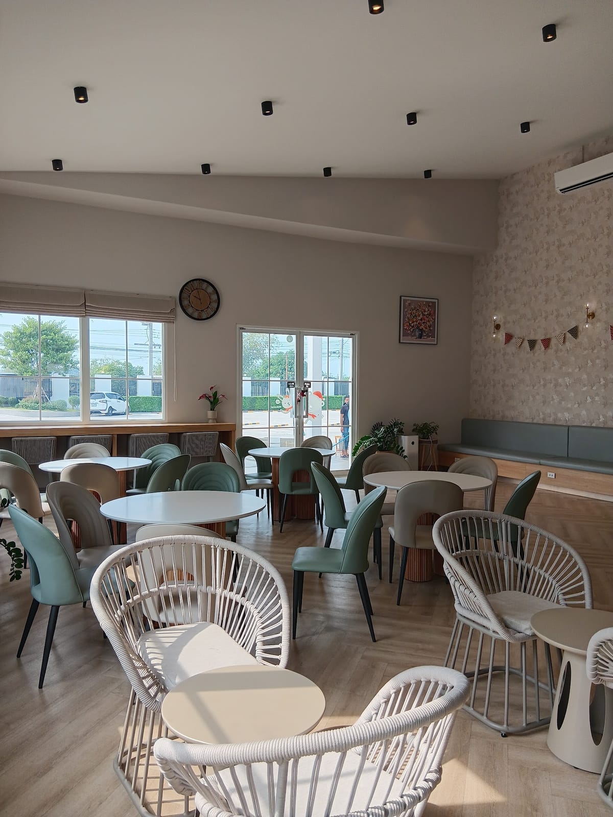 Rise and Shine Café