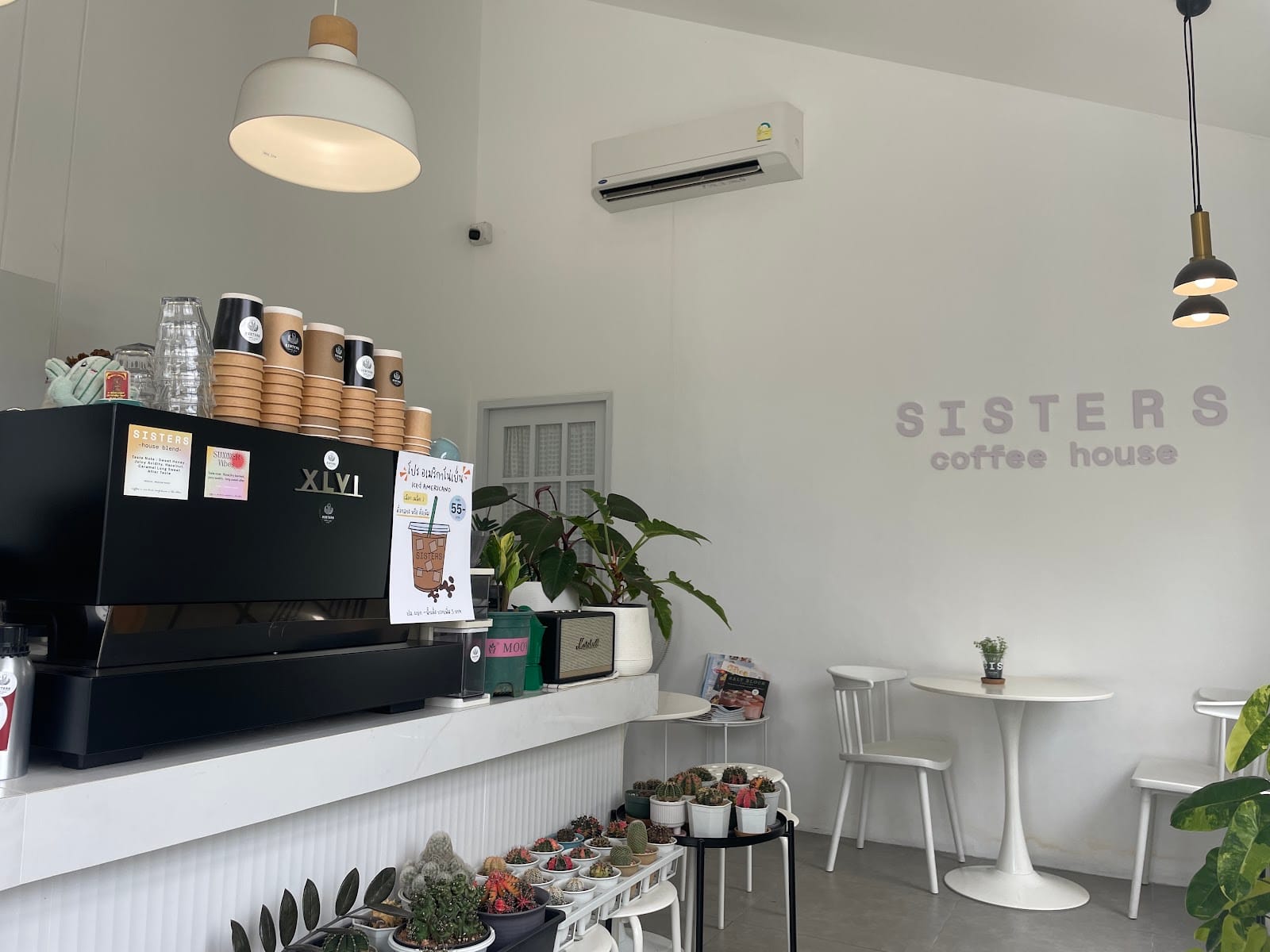 SISTERS coffee house