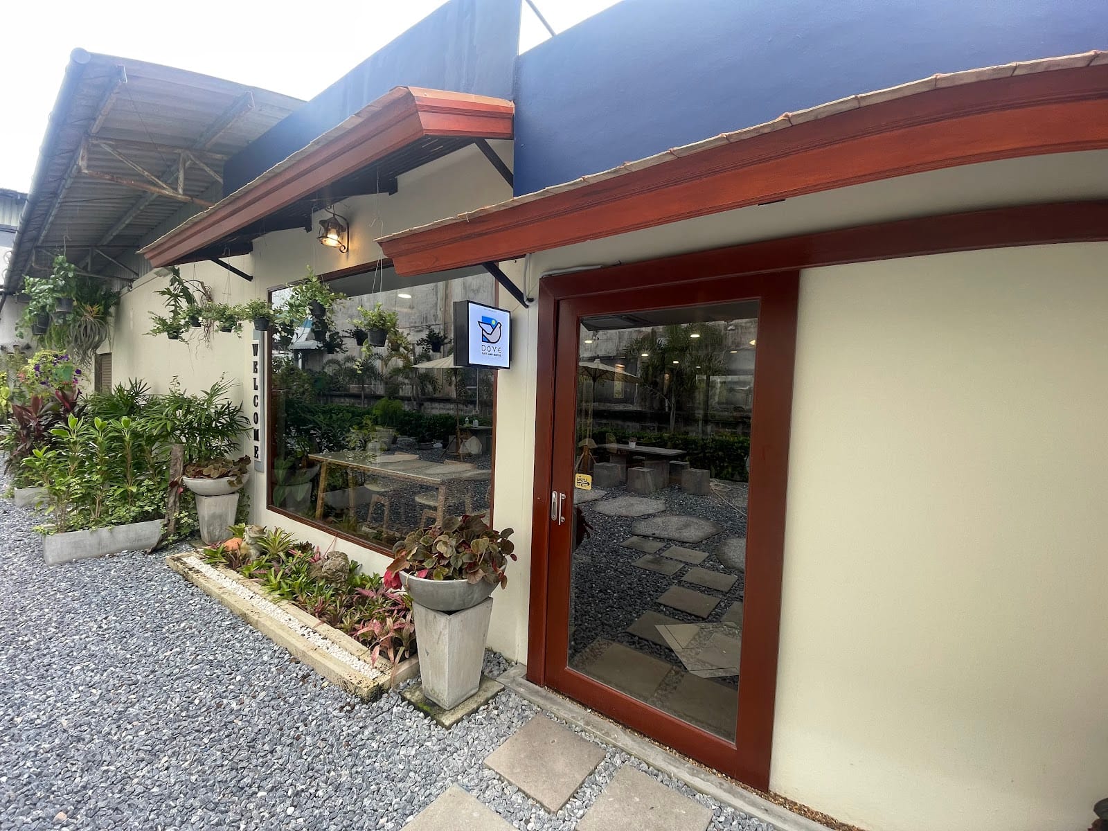 Dove Cafe and Bistro Hatyai โดฟคาเฟ่แอน์บิสโทร