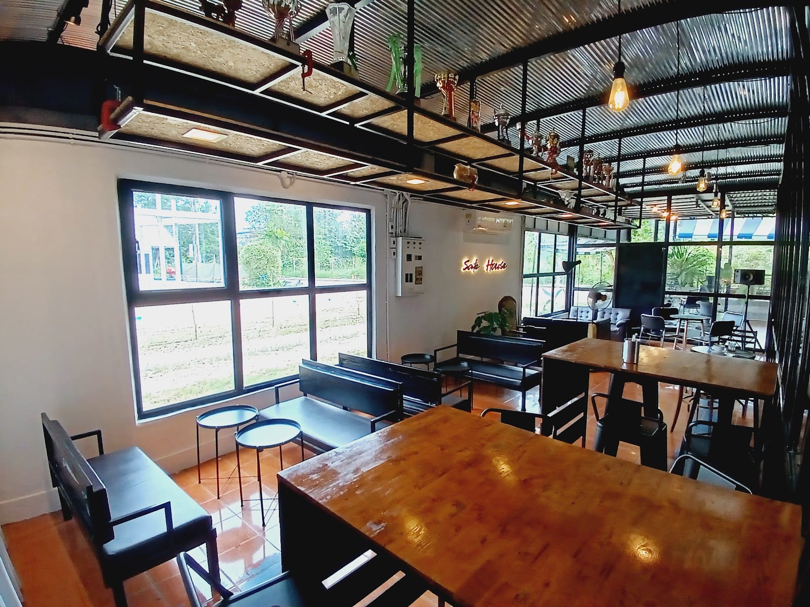 SAFE HOUSE CAFE