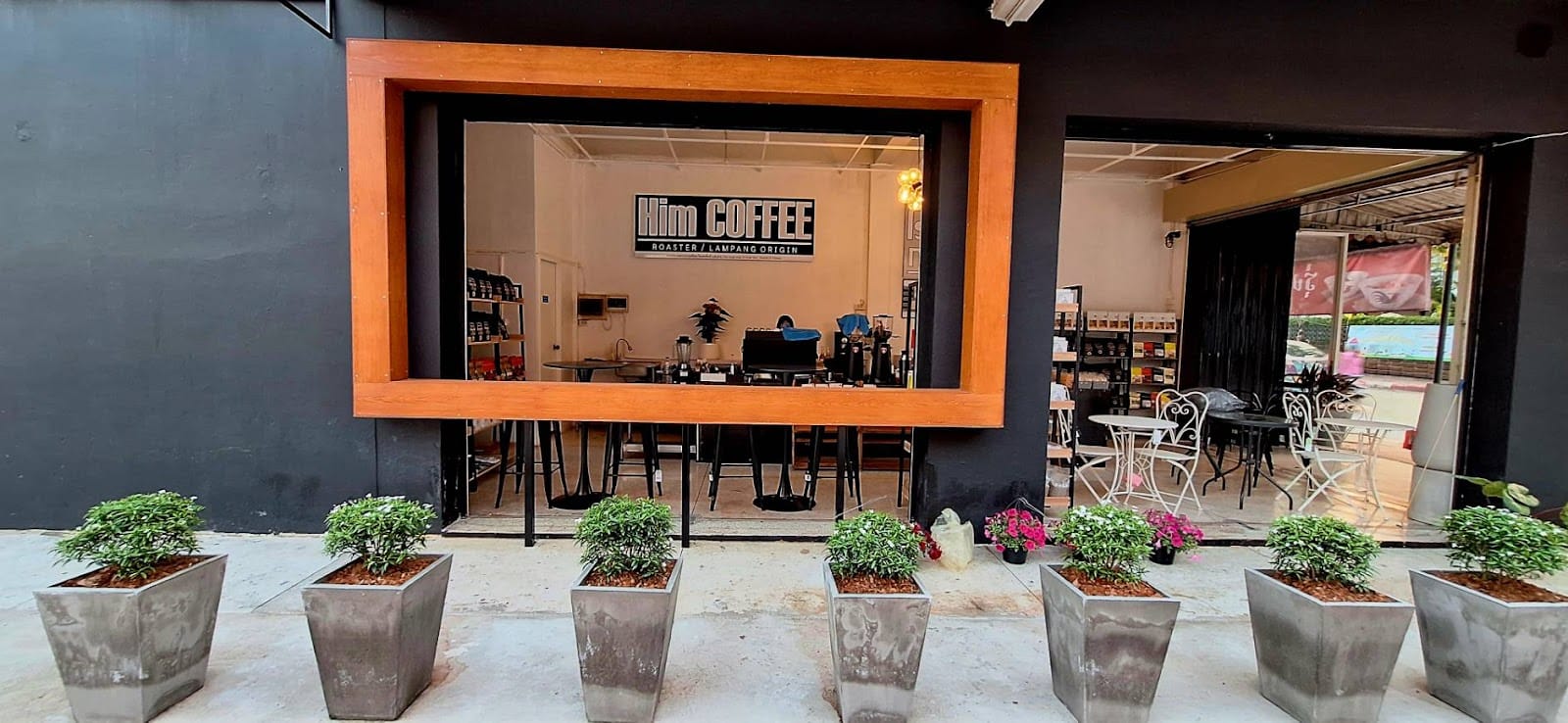 โรงคั่วกาแฟฮิม คาเฟ่ลำปาง Him Coffee Roasters Cafe Lampang