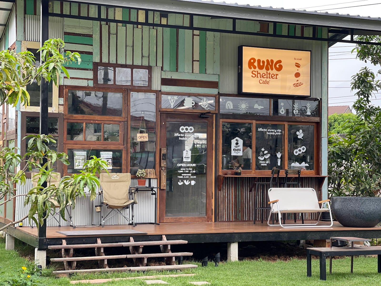 RUNG Shelter Café