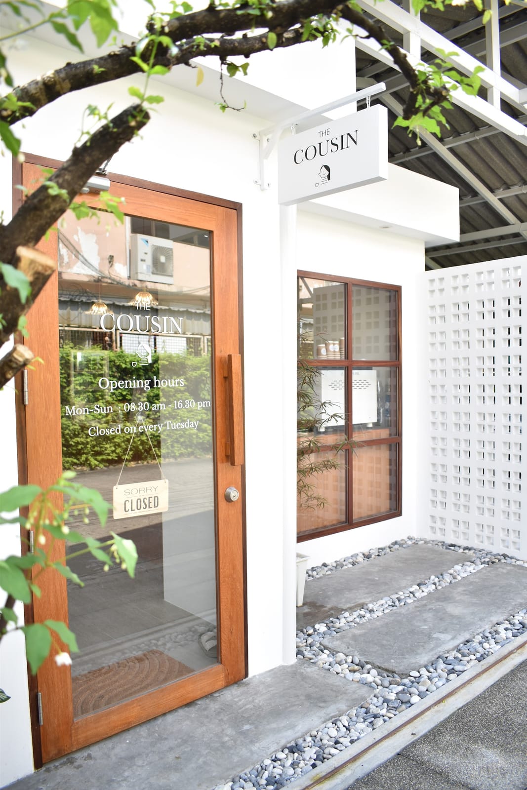 Cousin cafe