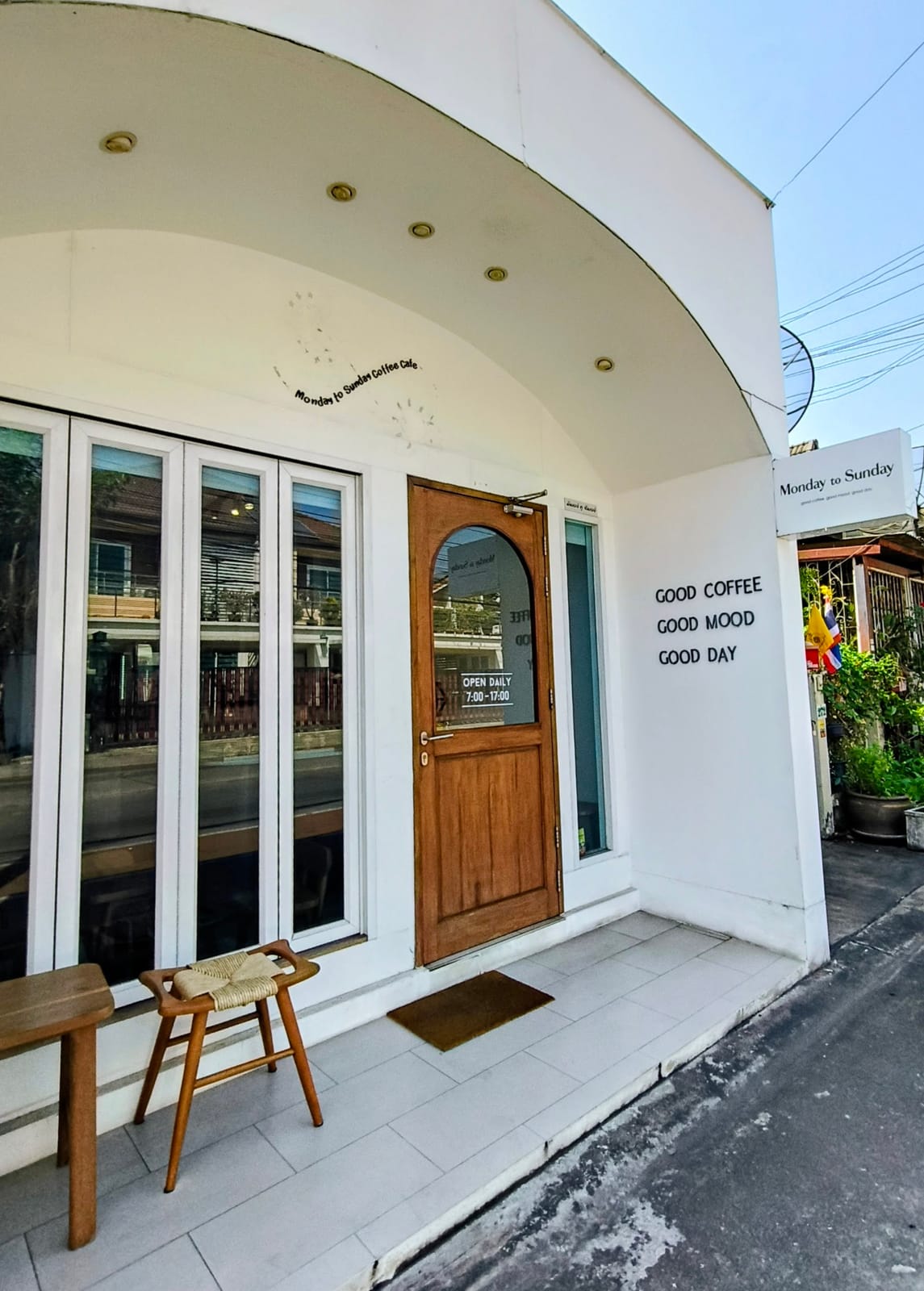 Monday To Sunday Coffee Cafe