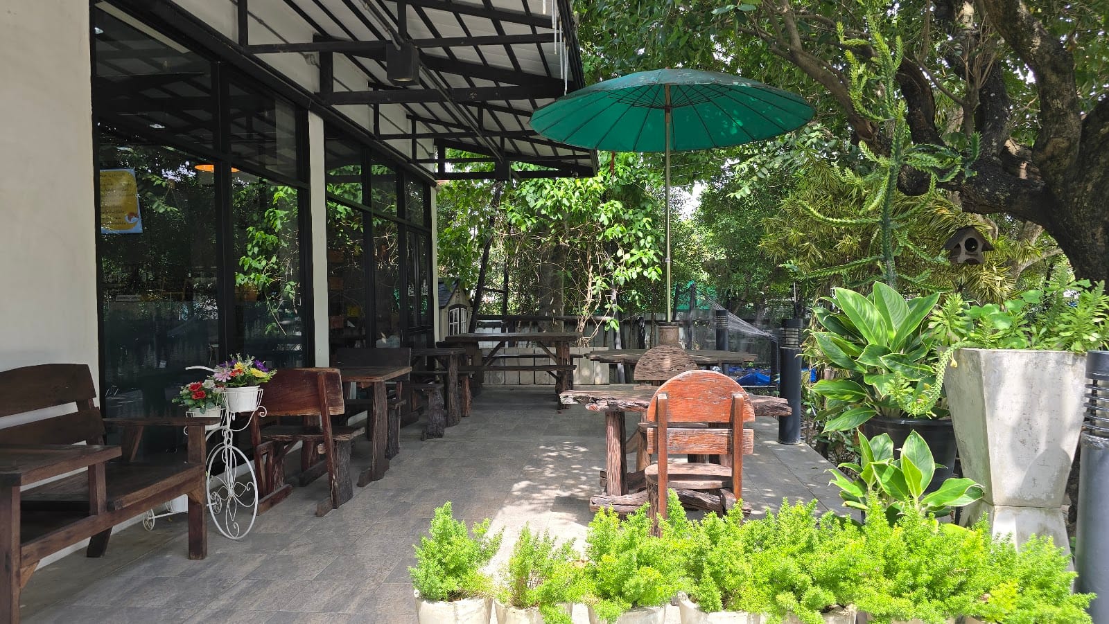 Faiz Farm Café