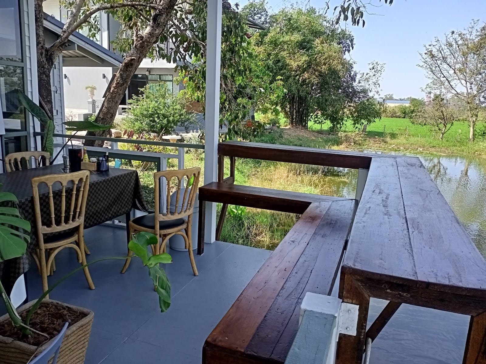 Bama Cafe หนองจอก