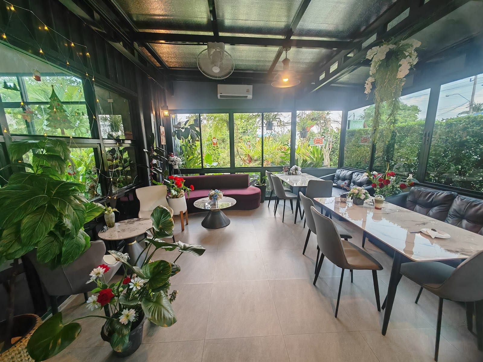 นายท่านคาเฟ่ Nine Than Cafe