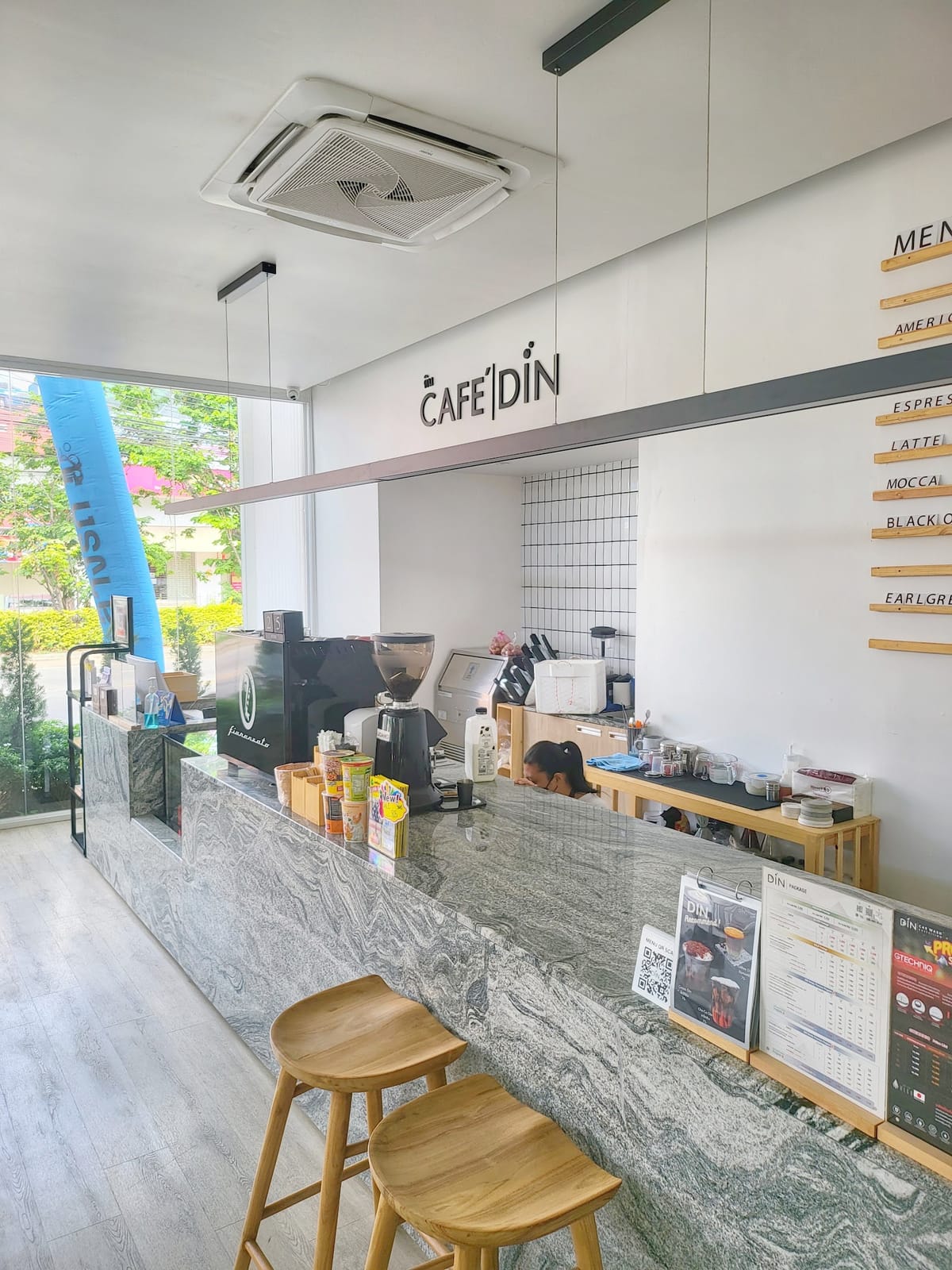 DIN Cafe' ดินคาเฟ่