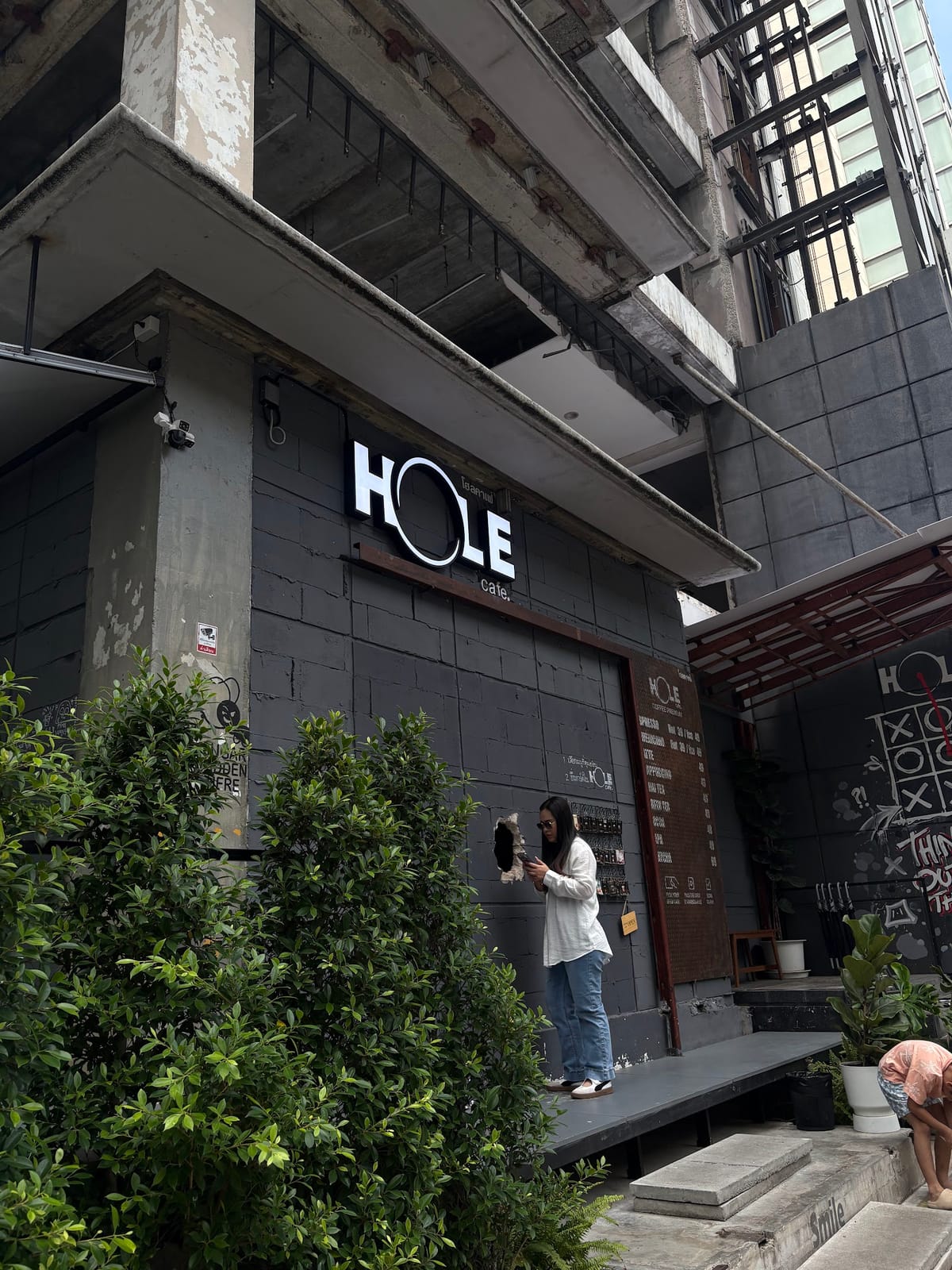 Hole cafe