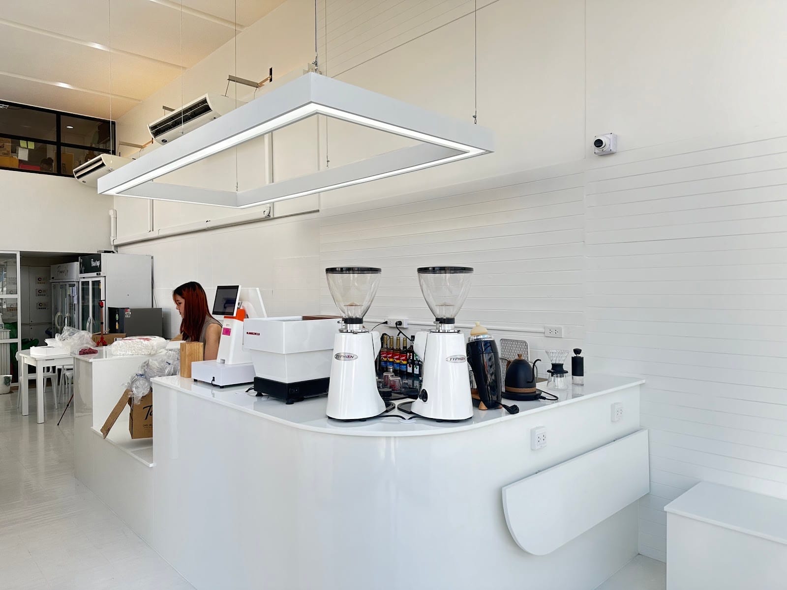WAKA COFFEE เมืองทองธานี