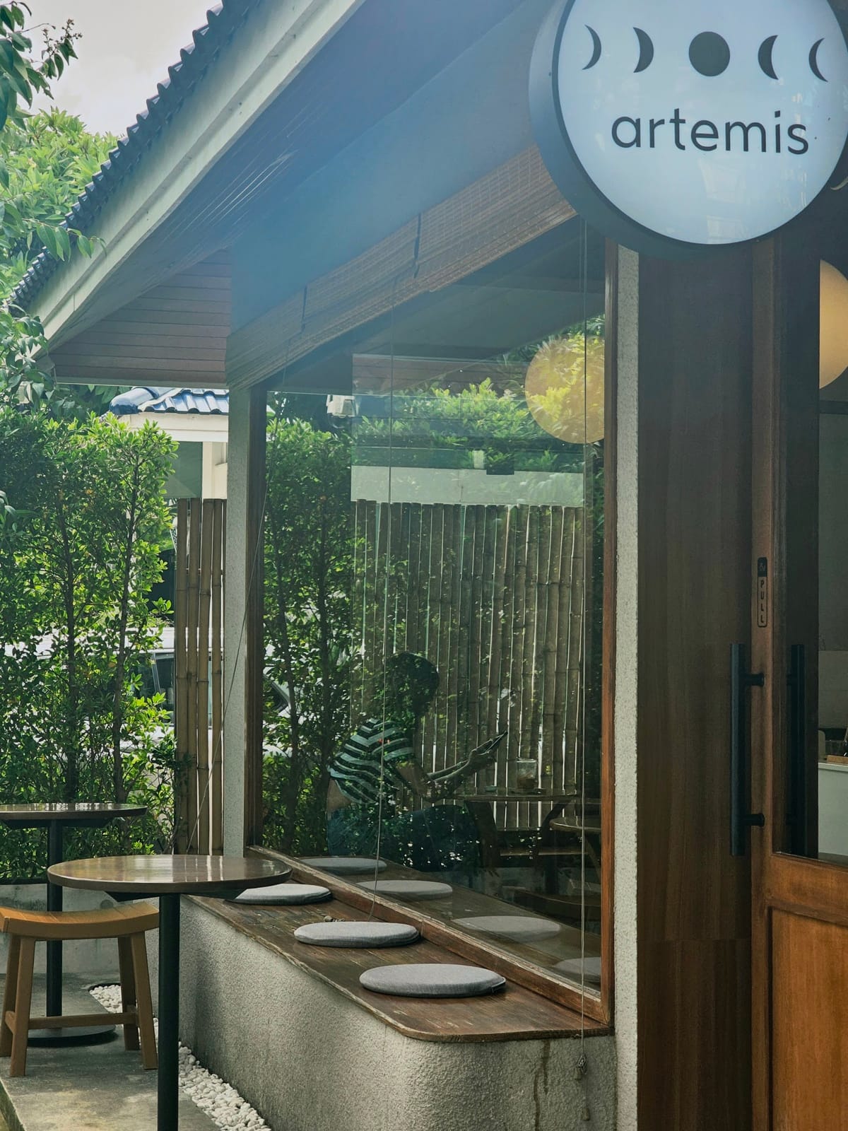 Artemis cafe