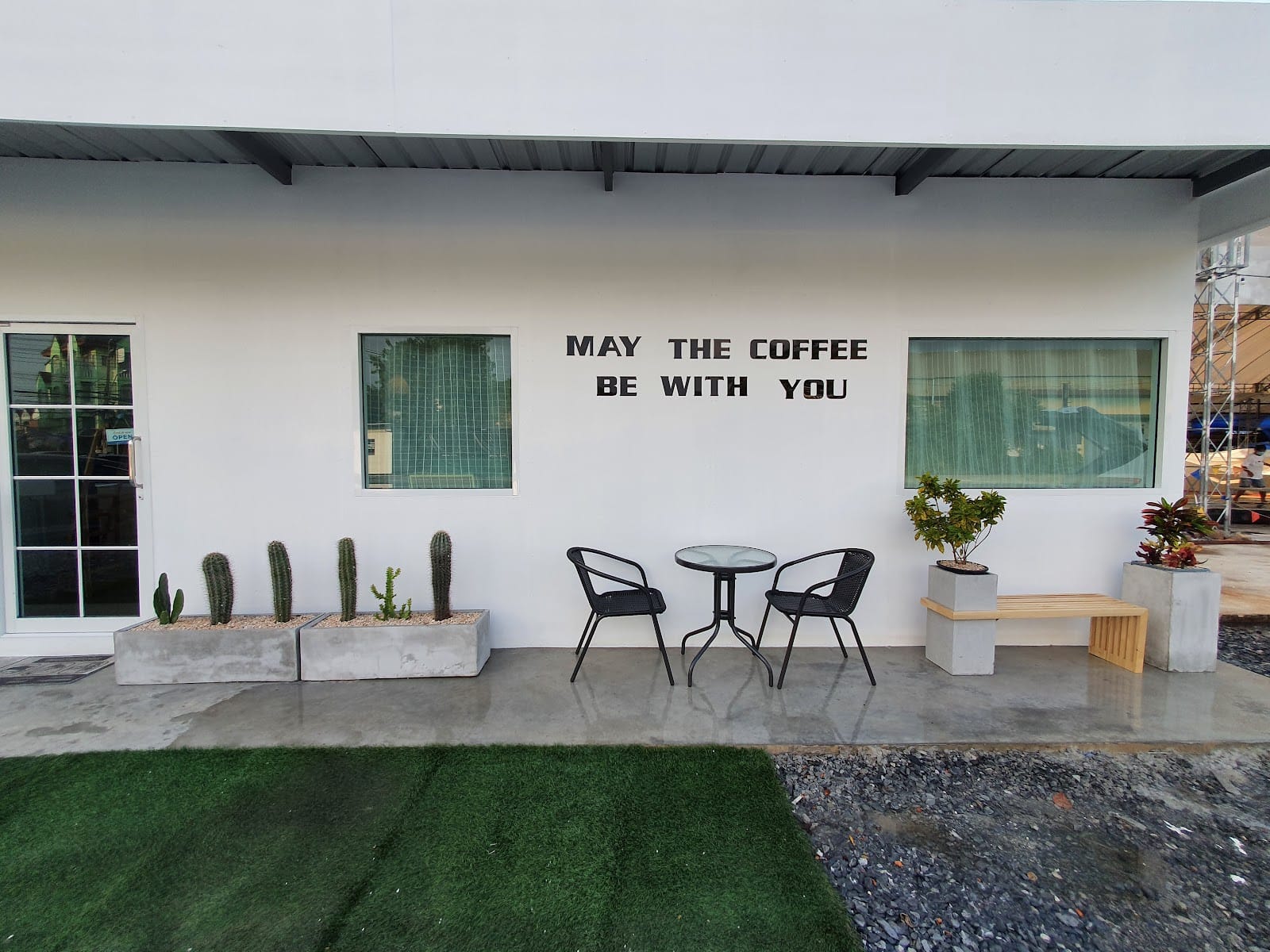 I'MPRESSING Coffee & Roastery