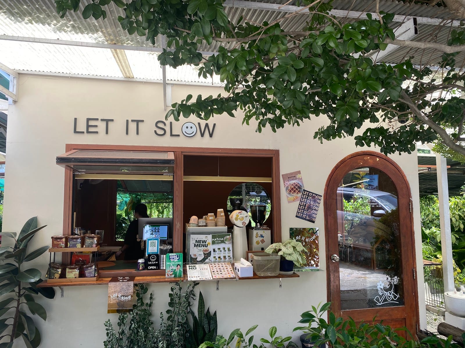 let it slow COFFEE ROASTER
