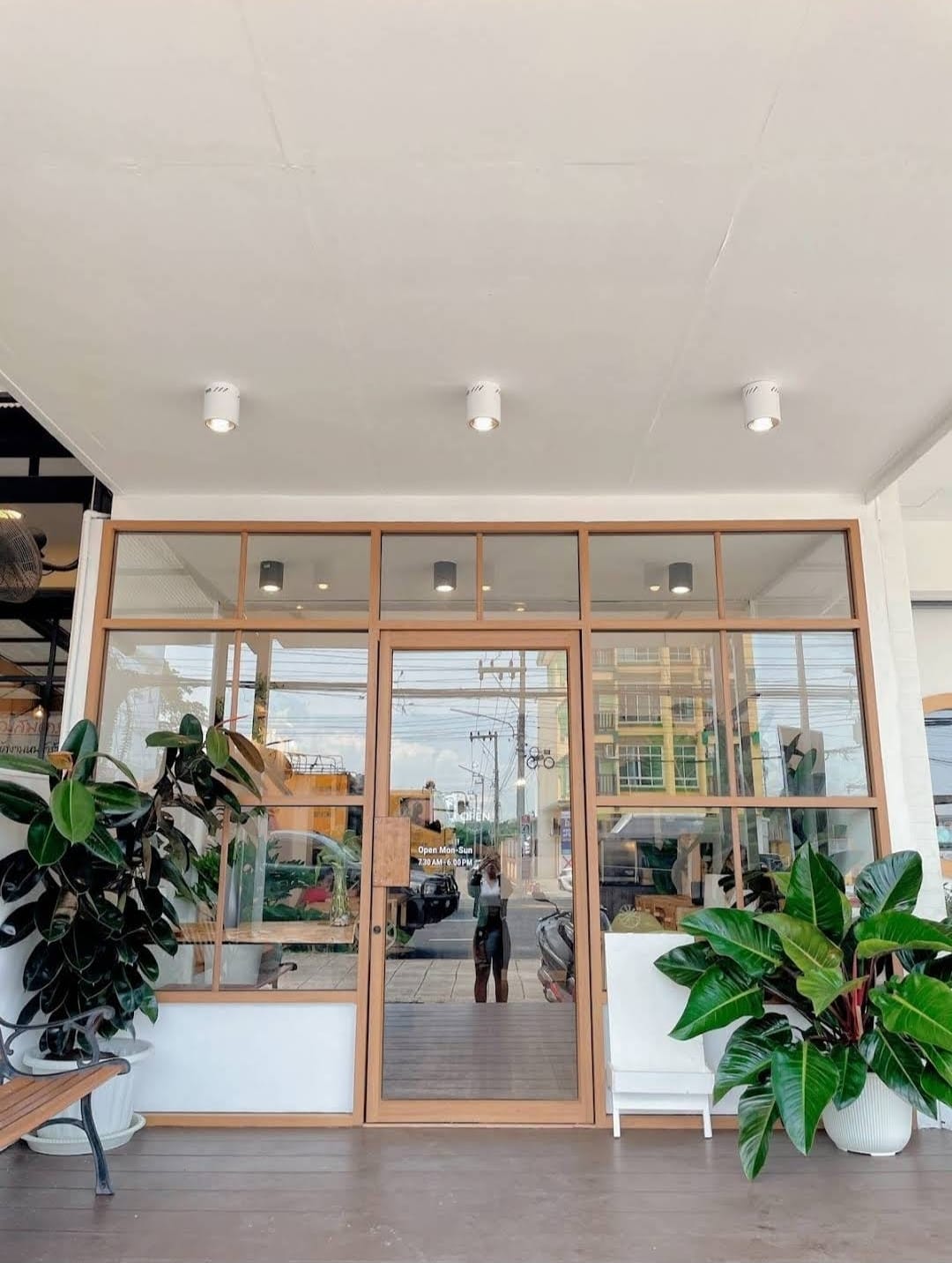 Leaf Cafe