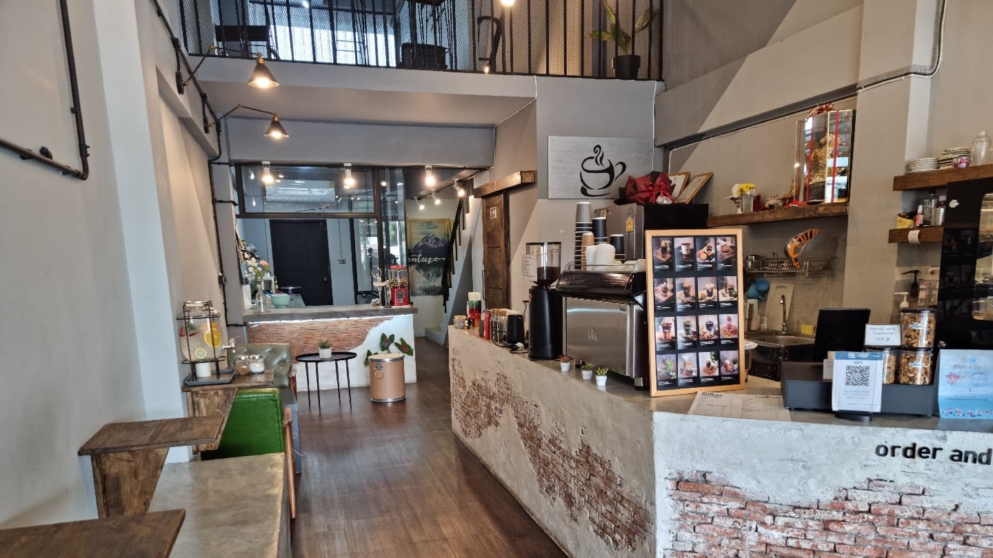 Charging Cafe & Bakery