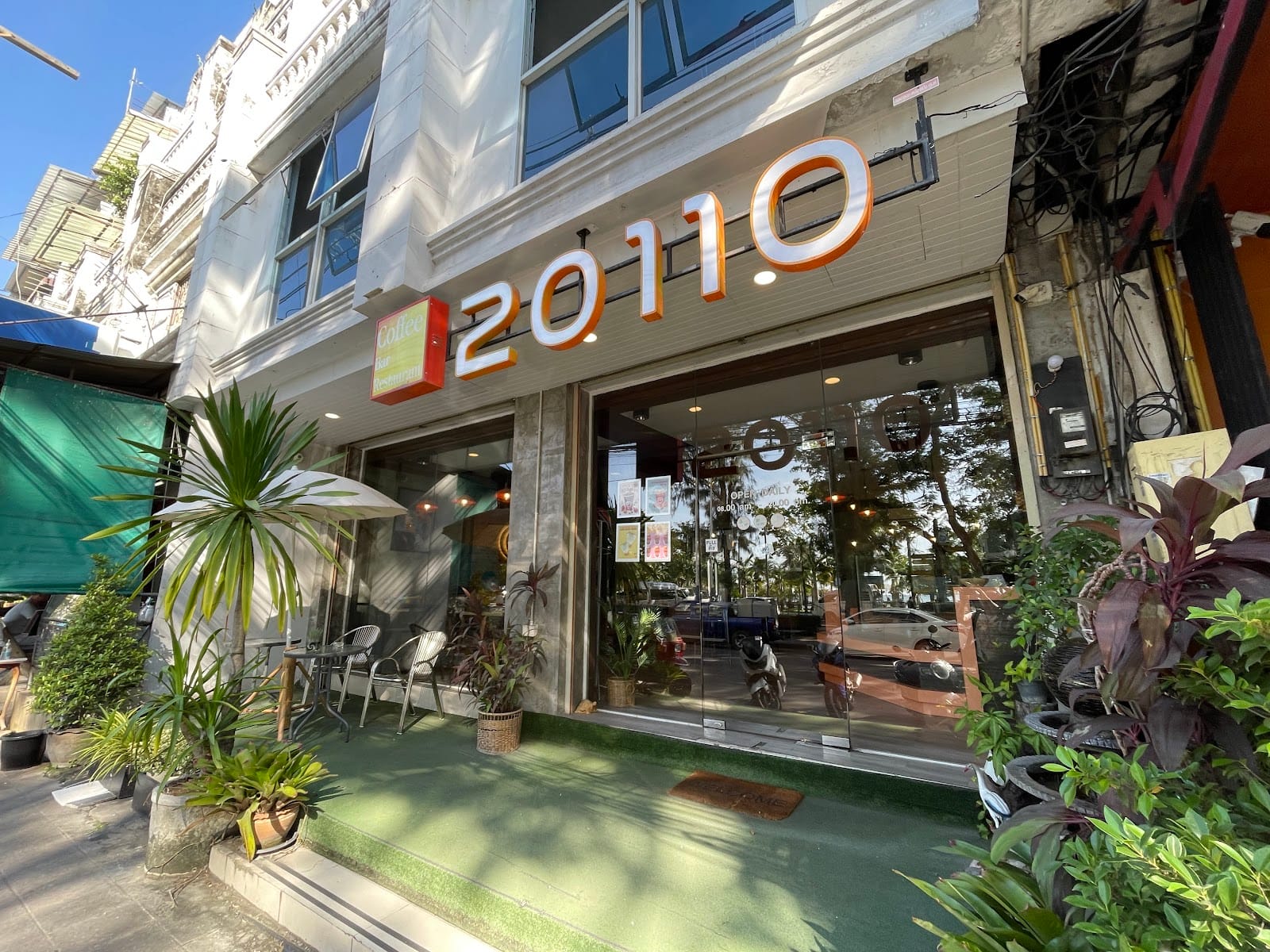 20110 Coffee Bar Restaurant