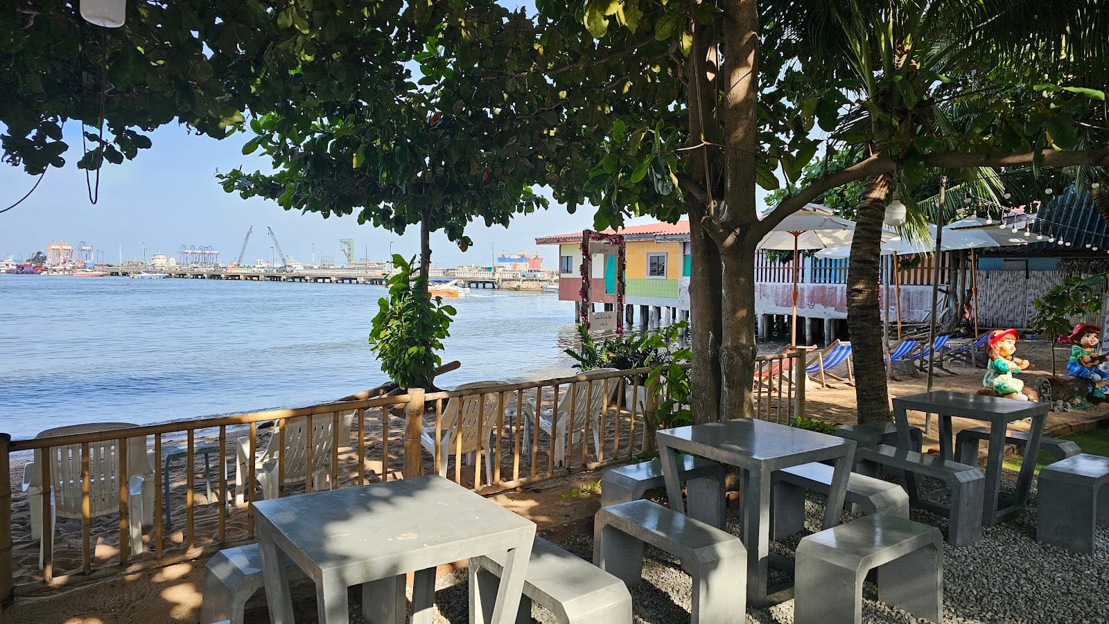 Baan Talay Cafe