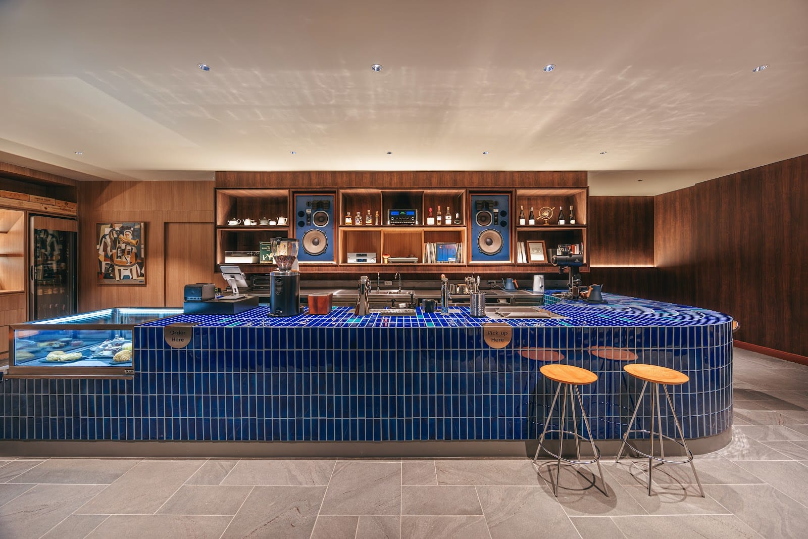 CAR/FE/I:N COFFEE AND WINE BAR