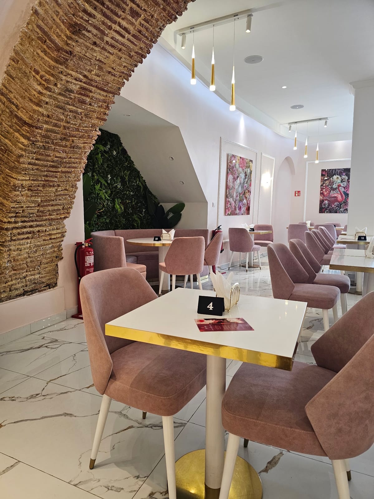 LUME CAFE & BISTRO