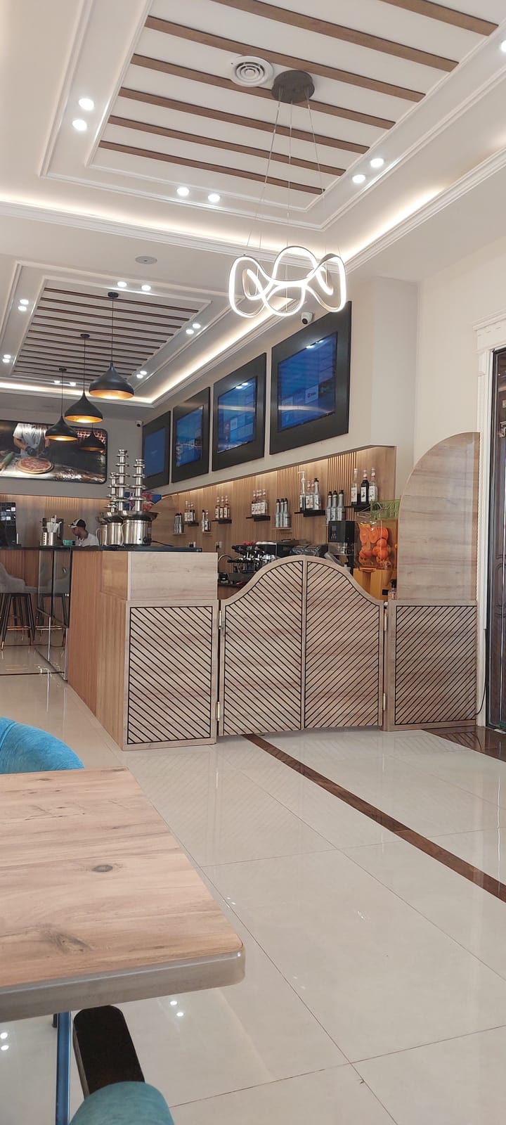 Empire Restaurant & Cafe
