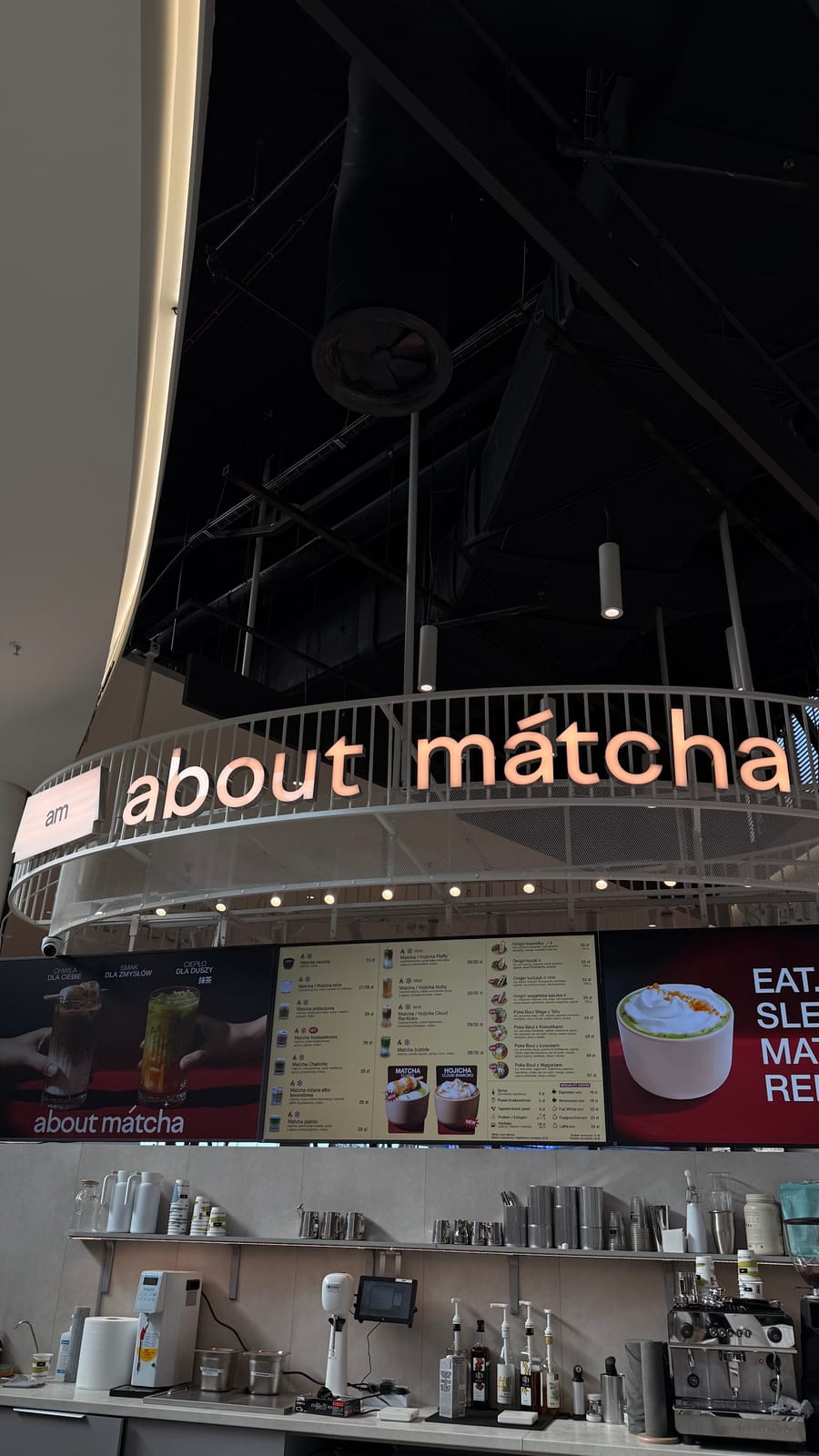 About Cafe Matcha l Bar & Desserts (Posnania strefa food court, +1 poziom)