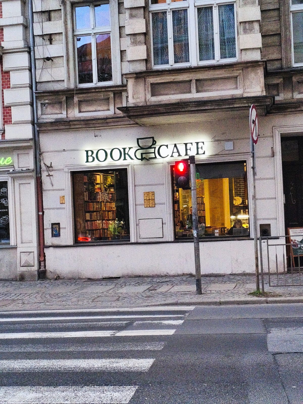 Book Cafe - ksiegarnia-kawiarnia z ksiązkami w języku Ukraińskim