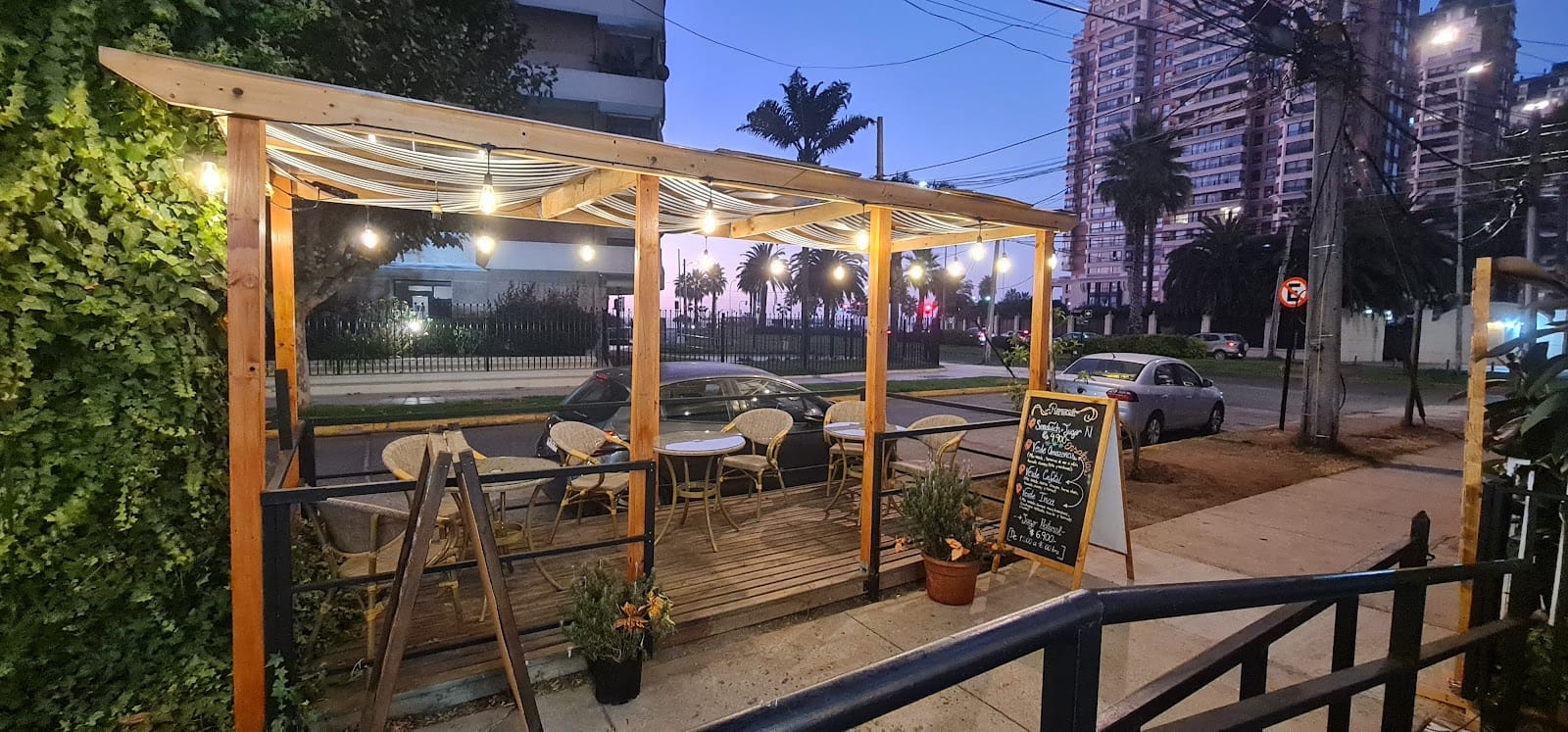 Check-in Cafe