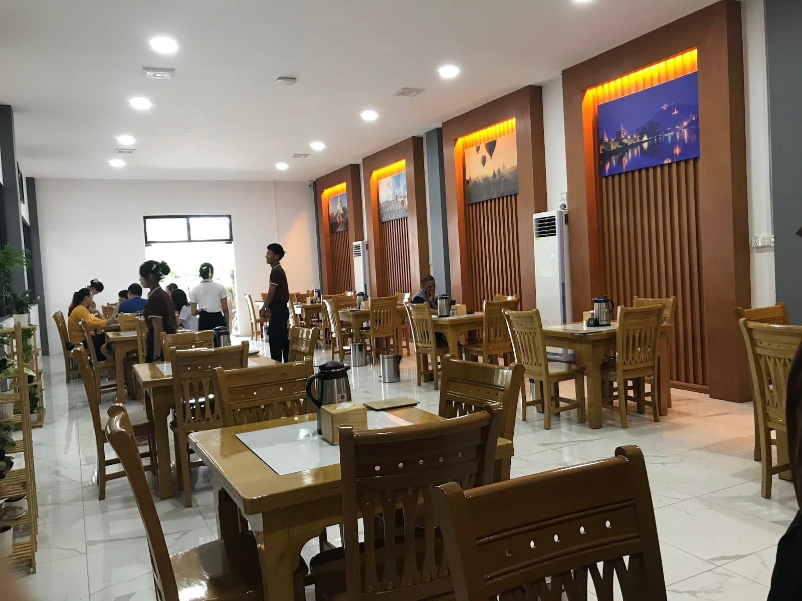 Light Cafe
