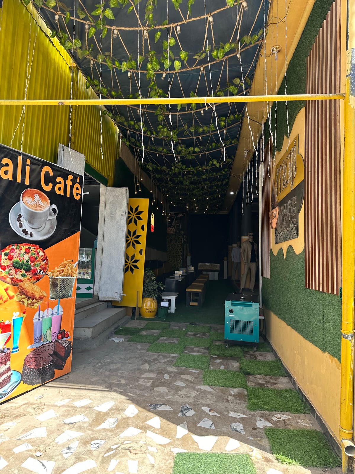 Mali cafe & Eatery
