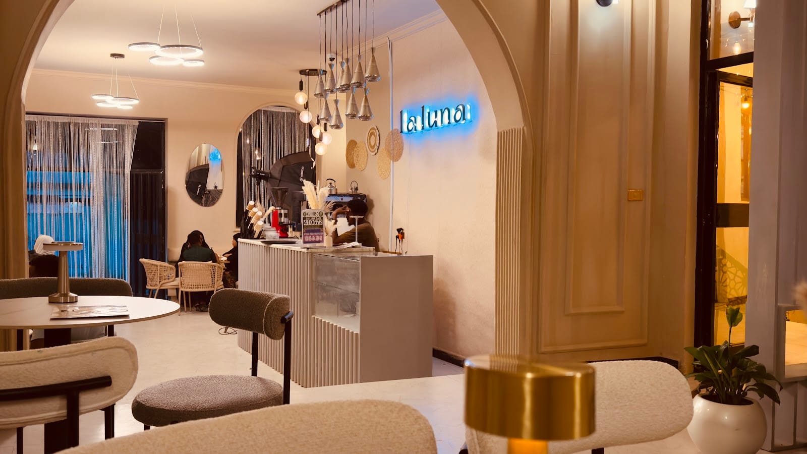 La Luna Cafe