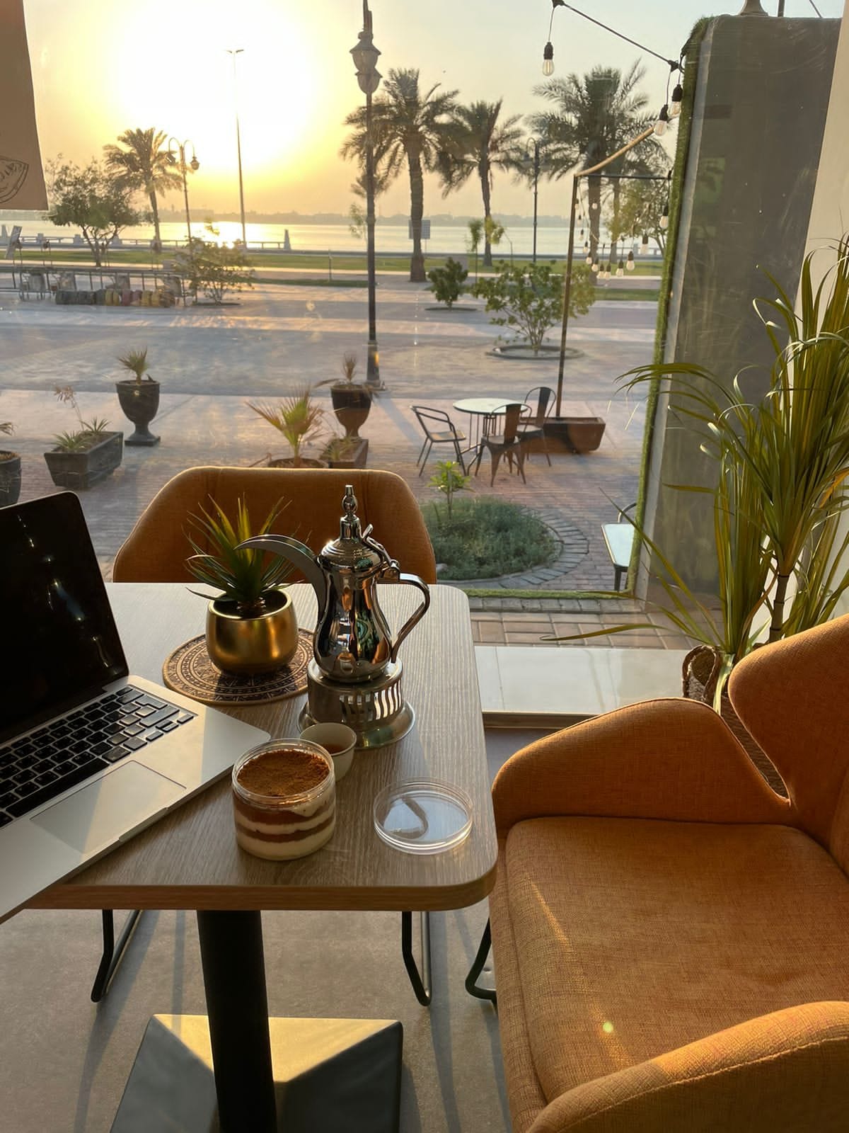 دوح وشاهي كورنيش الدمام Marsa Café مرسى كافيه