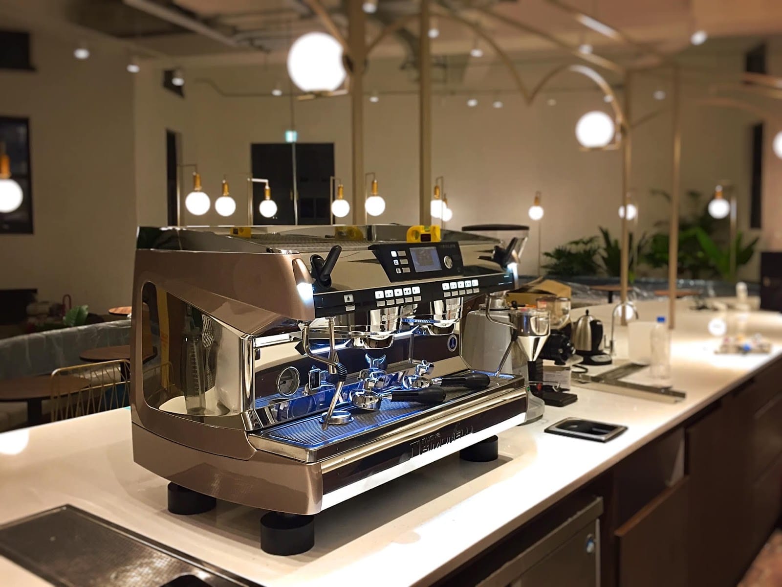 REVIVAL COFFEE ROASTERS/溫故知新咖啡館